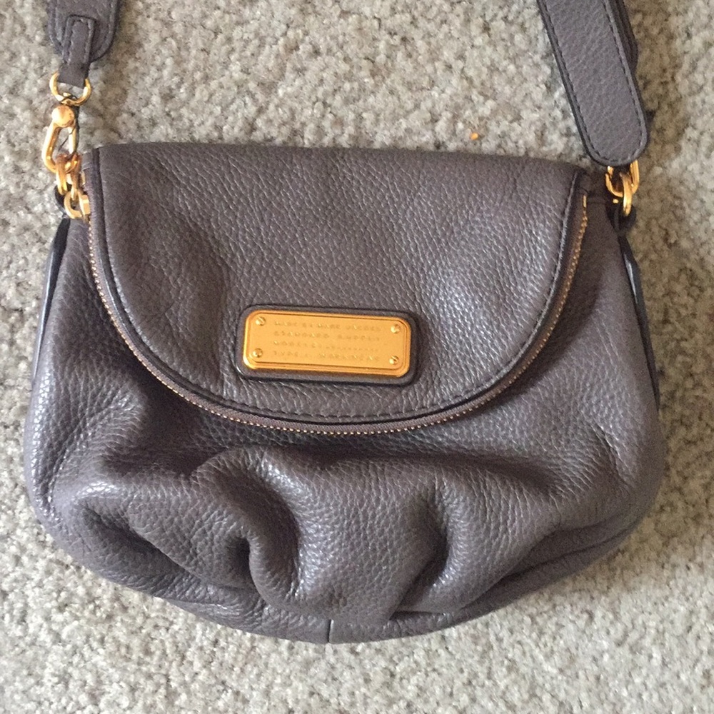 MARC BY MARC JACOBS CROSSBODY PURSE!!!